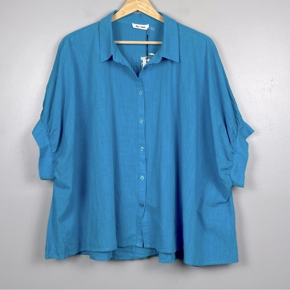 NWT day + moon blue oversized button front boxy shirt, size small.